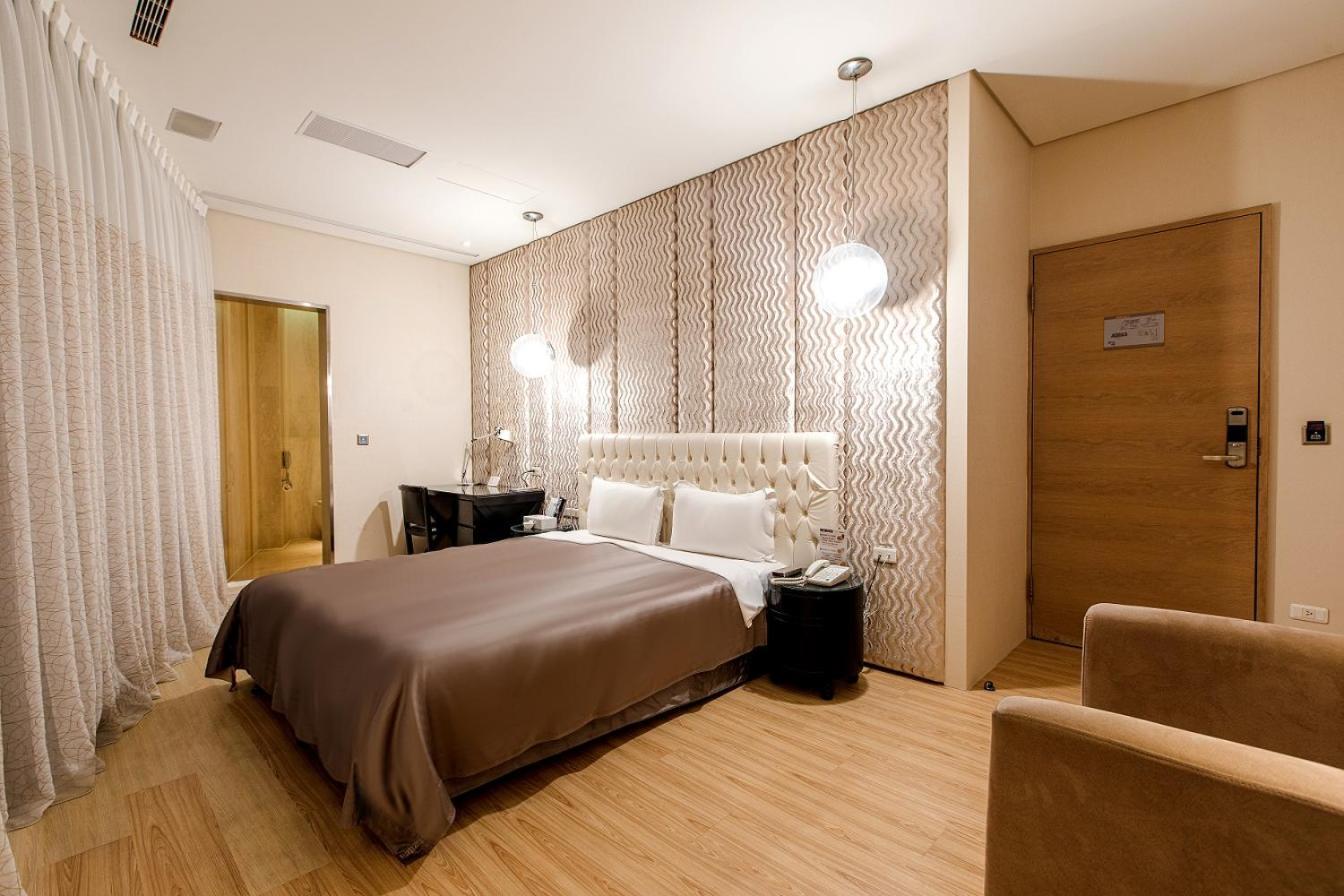 Motel Stars Taichung Esterno foto